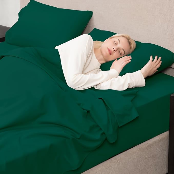 Mejoroom King Size Bed Sheet Set - Hotel Luxury 1800 Bedding Sheets & Pillowcases - 16" Deep Pocket Fitted Sheet, Soft, Wrinkle& Breathable, Fade Resistant - 4 Piece(King, Emerald Green)