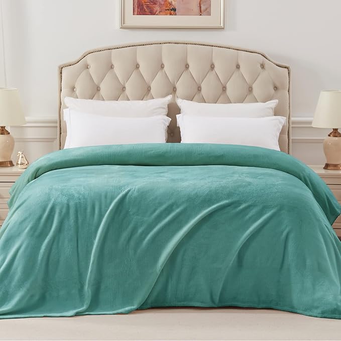 Exclusivo Mezcla Fleece Blanket Twin Size for Bed, Super Soft and Warm, All Season Use, Cozy, Plush, Lightweight, 90x66 Inches, Celadon