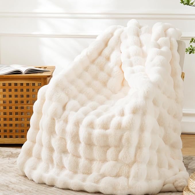 BENVWE Faux Fur Throw Blanket for Couch Bed by BENVWE