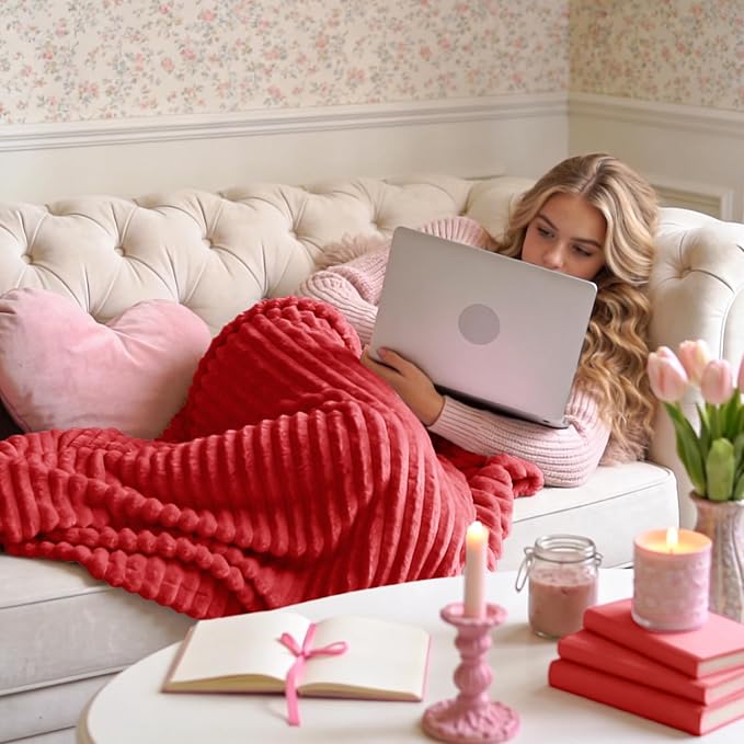 BEDELITE 3D Ribbed Jacquard Red Fleece Throw Blanket - Image 2