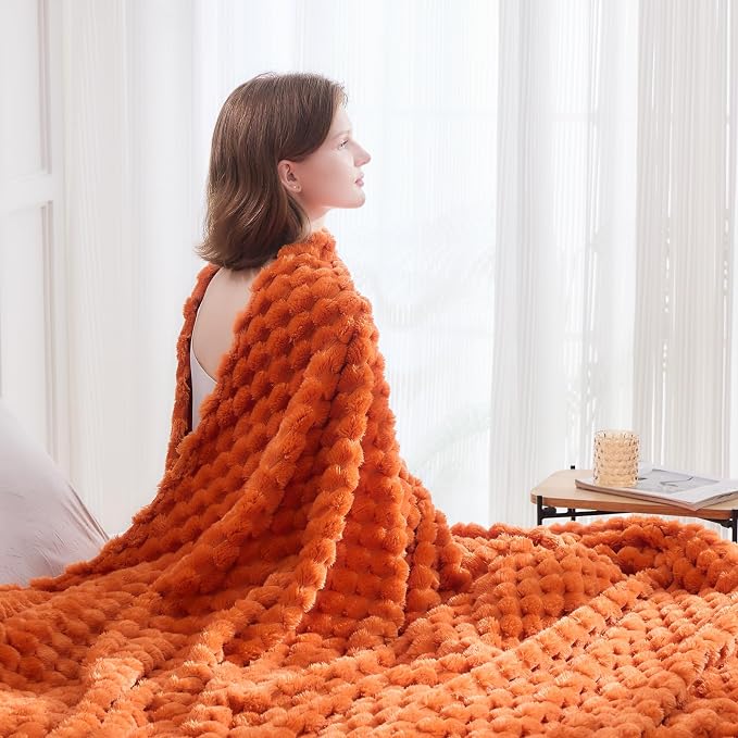 NEWCOSPLAY Fleece Clouds Cozy King Blanket - Image 3
