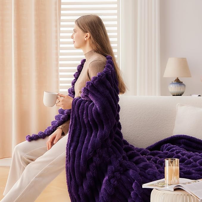 NEWCOSPLAY Fleece Ribbed Cozy Queen Blanket - Image 6