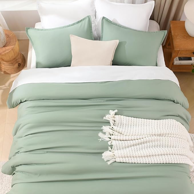 Litanika Oversized Queen Comforter Set, 3 Pieces Sage Green Lightweight Solid Bedding Comforter Set, All Season Fluffy Bed Set (98x98In Comforter & 2 Pillowcases)