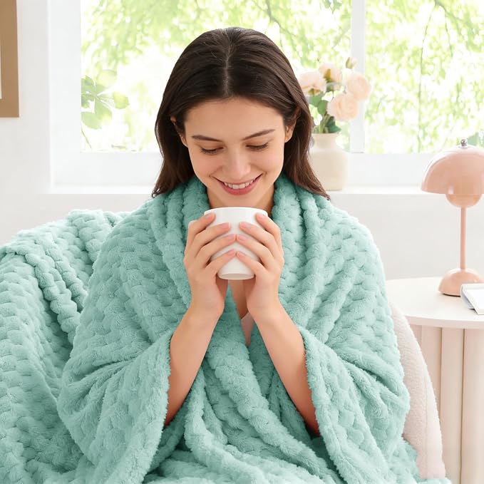 BEDELITE Haze Blue Throw Blanket - Image 4