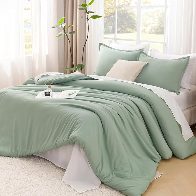 Litanika Oversized King Comforter Set 128x120, 3 Pieces Alaskan King Super King Plus Sage Green Lightweight Solid Bedding Set, All Season Fluffy Bed Set Quilt Blanket