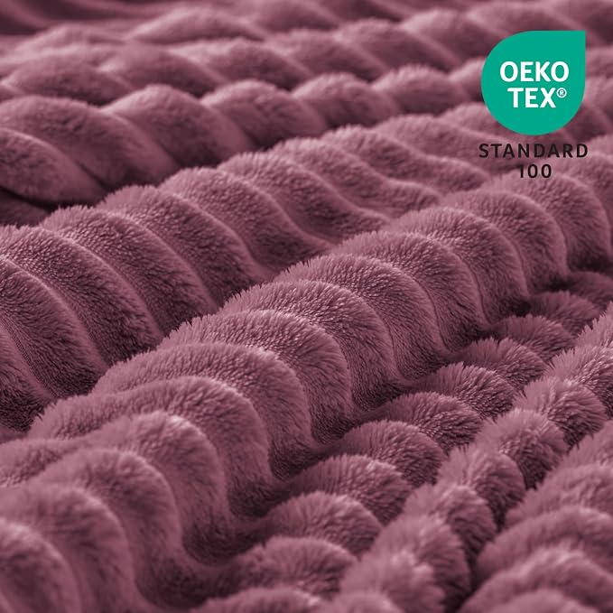 BEDELITE 3D Ribbed Jacquard Plum Fleece Twin Blanket - Image 3