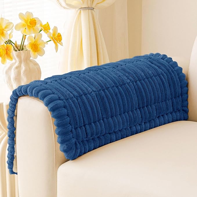 Couch Cover for Dogs, Washable Non Slip Plush Flannel Sofa Protector | Thick by hyha