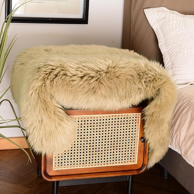 LLB Genuine Sheepskin Area Rug Wool Rug Fur Carpet Fluffy Shaggy Fur Rug - Image 4