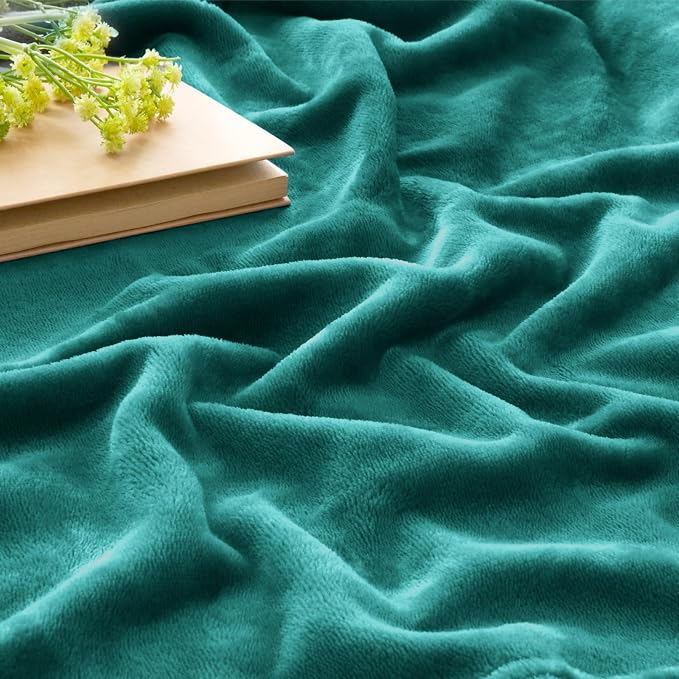 BEDELITE Fleece Blanket Soft Plush Twin Size Blanket Emerald Green 60"x80" | - Image 3