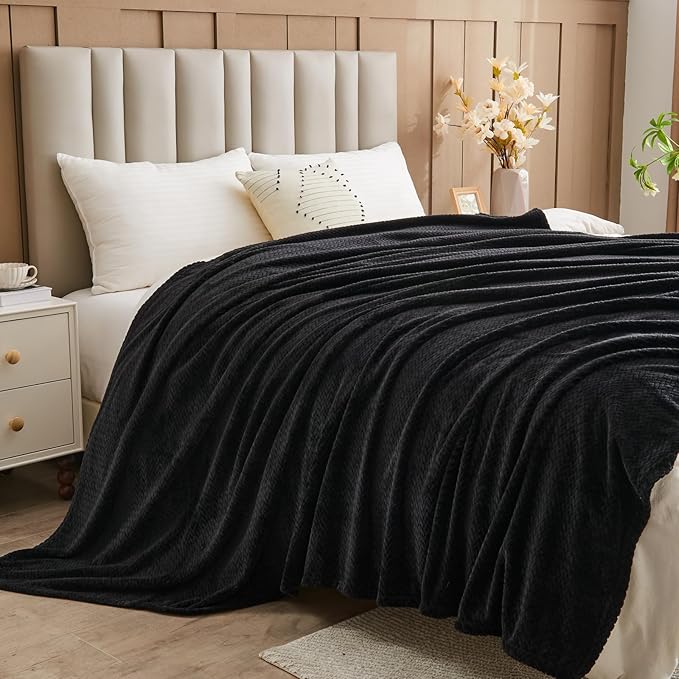NEWCOSPLAY Super Soft Throw Blanket Black Premium Silky Flannel Fleece Leaves Pattern Lightweight Bed Blanket All Season Use (Black, Throw(50"x60"))