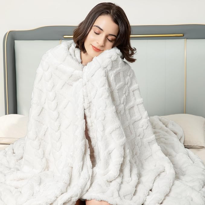 Aganear Fleece Throw Blanket for Couch Sofar 50"x60" White | Lightweight Fuzzy - Image 8
