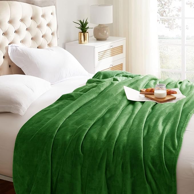 KMUSET Fleece Blanket Queen Size Lightweight Cozy Plush Microfiber Solid - Image 3