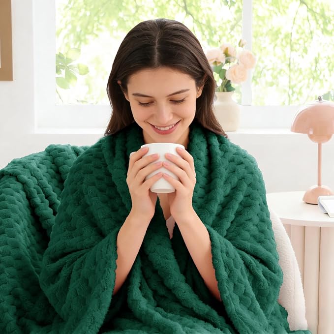 BEDELITE Dark Green Twin Blanket - Image 4