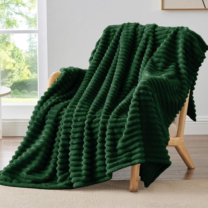 BEDELITE Ribbed Twin Blanket for Couch & Bed, Forest Green, Warm Yet Lightweight by BEDELITE