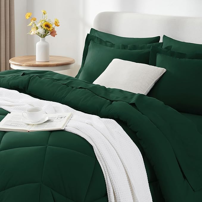 CozyLux Queen Comforter Set Emerald Green - Bed in a Bag Queen Size 7 Pieces, Luxury Soft Bed Set for All Seasons, Bedding Set with Down Alternative Comforter, Sheets, Pillowcases & Shams
