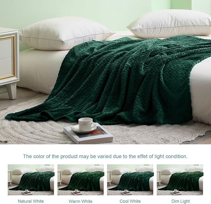 Exclusivo Mezcla Fleece King Size Blanket for Bed, 90x104 Inches Soft Cozy Jacquard Flannel Blankets, Lightweight Fuzzy Plush Warm for Winter, Forest Green