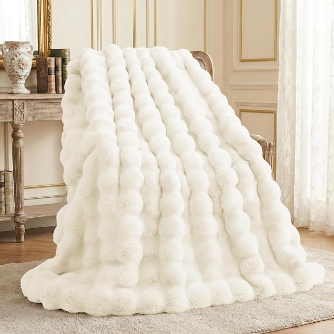 L'AGRATY Faux Rabbit Fur Throw Blanket by LAGRATY
