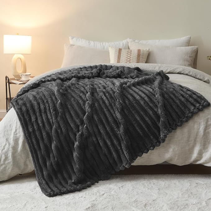 NEWCOSPLAY Fleece Ribbed Cozy Twin Blanket - Image 9