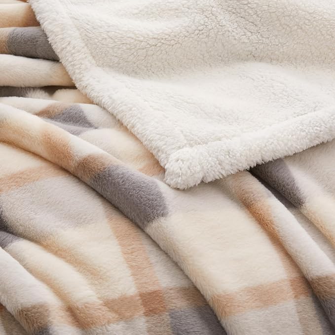 PU MEI Super Soft Faux Rabbit Fur Sherpa Fleece Throw Blanket, Reversible - Image 4