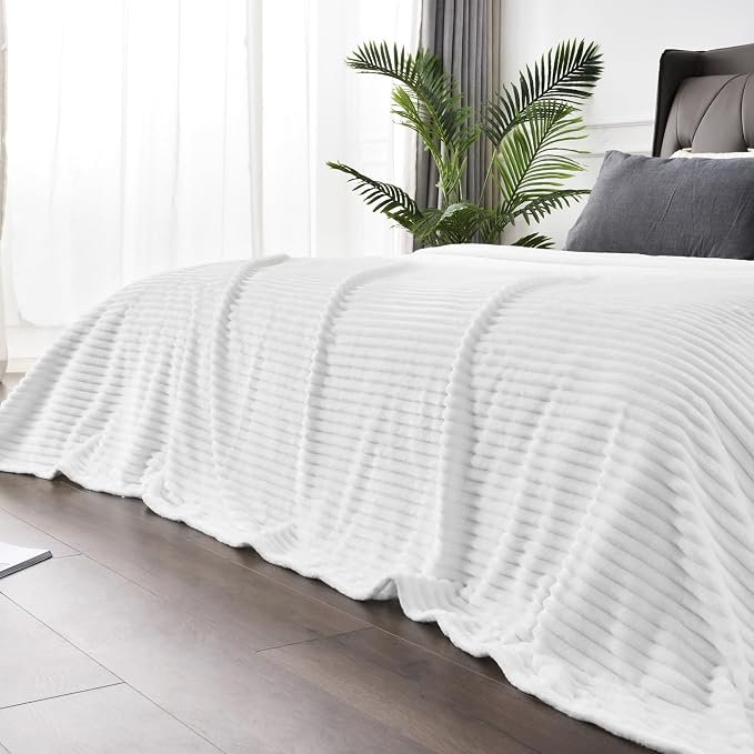 BEDELITE 3D Ribbed Jacquard White Fleece Twin Blanket - Image 6
