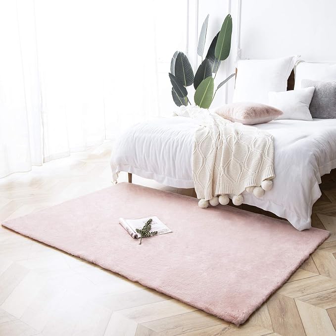Ashler Faux Fur Rug, Ultra Soft Faux Rabbit Fur, 4 x 6 Feet Rectangle, Machine - Image 3