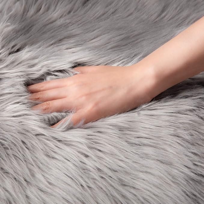 Ashler faux fur rug, Fluffy Shaggy Area Rug Ultra Soft 2 x 2.9 Feet Rectangle - Image 5