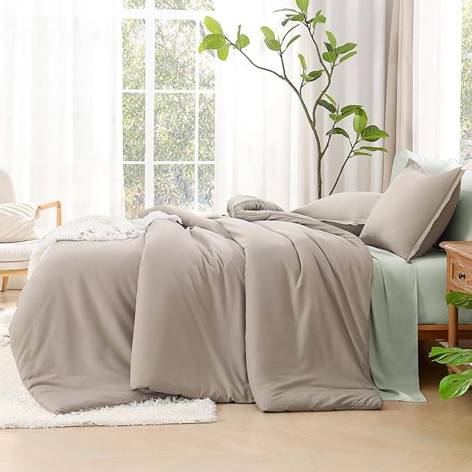 Litanika Oversized King Comforters Oatmeal Super King Plus Size, 3 Pieces Lightweight Solid Bedding Comforter Set, All Season Fluffy Bed Set (128x120In Comforter & 2 Pillowcases)