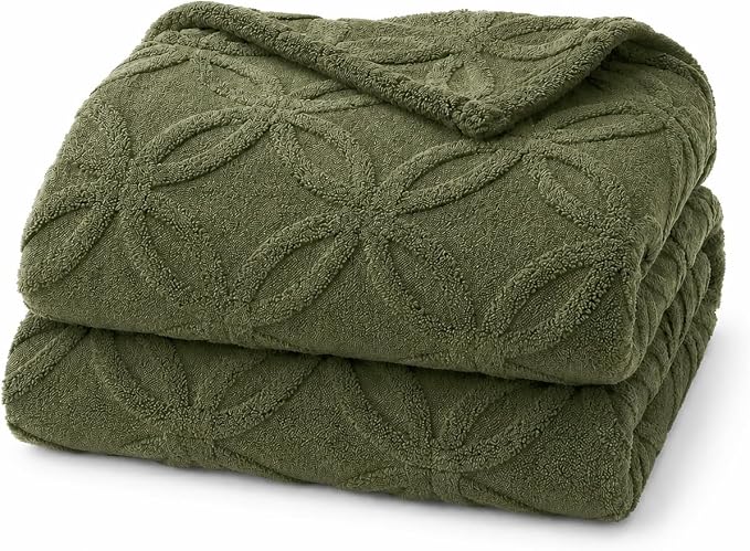 Green Throw Blanket by LUSSENAHOME