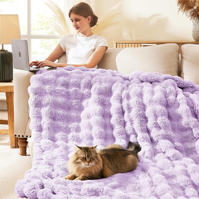 L'AGRATY Faux Rabbit Fur Throw Blanket - Image 2