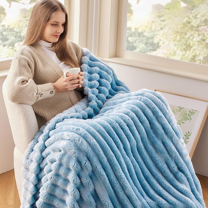 NEWCOSPLAY Fleece Ribbed Cozy Twin Blanket - Image 2