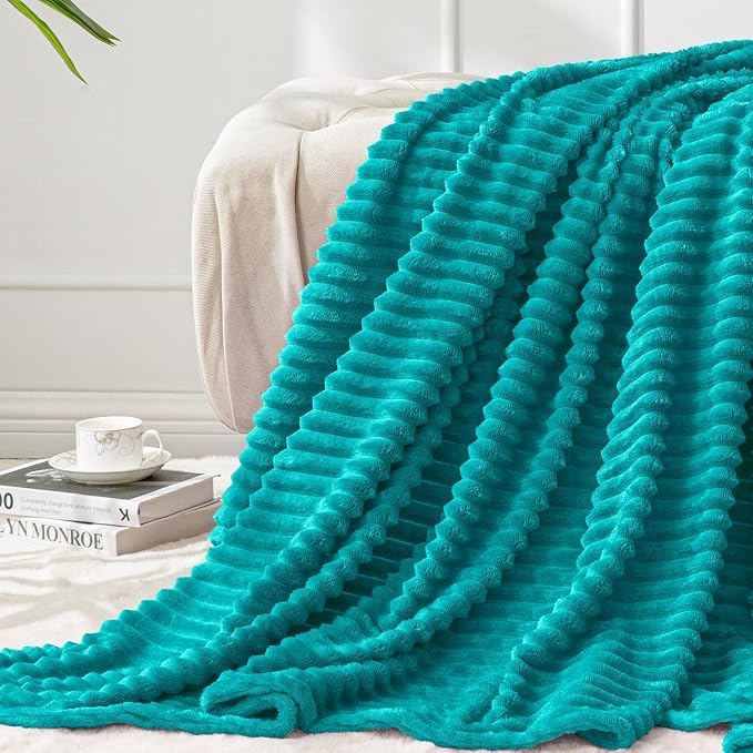 BEDELITE 3D Ribbed Ocean Blue Fleece Throw Blanket by BEDELITE