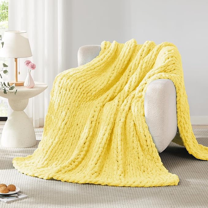 L'AGRATY Chunky Knit Throw Blanket by LAGRATY