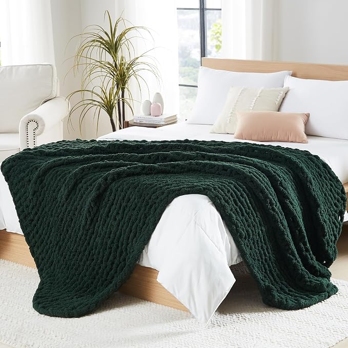 L'AGRATY Chunky Knit Throw Blanket by LAGRATY