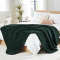 L'AGRATY Chunky Knit Throw Blanket by LAGRATY
