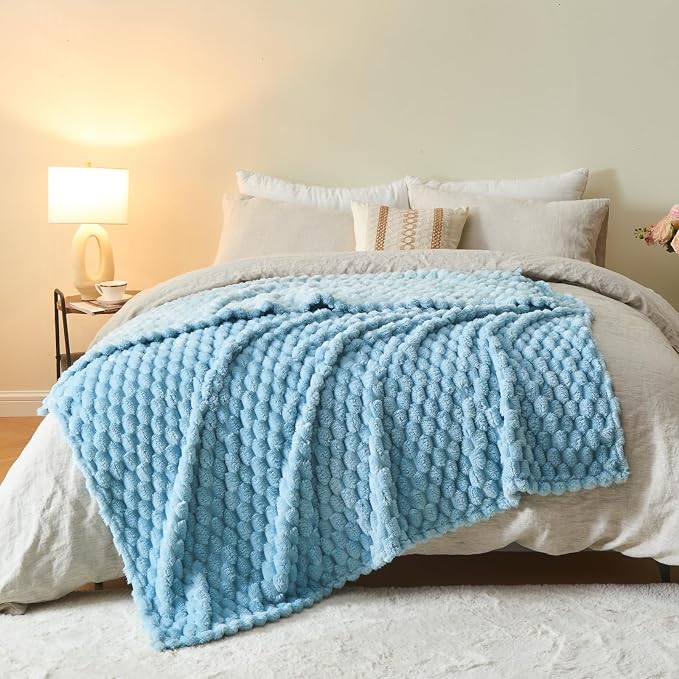 NEWCOSPLAY Fleece Clouds Cozy Throw Blanket - Image 9