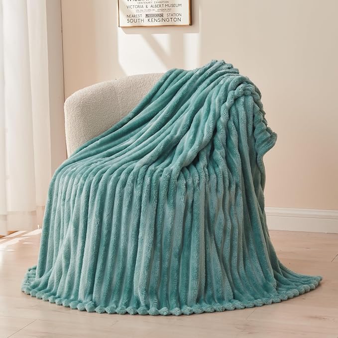 NEWCOSPLAY Fleece Ribbed Cozy King Blanket - Image 9