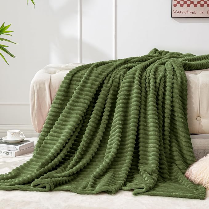 BEDELITE 3D Ribbed Jacquard Moss Fleece Throw Blanket - Image 2