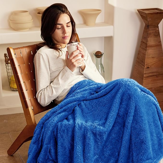 Exclusivo Mezcla Plush Fuzzy Fleece Bed Blanket Queen Size, Super Soft, Fluffy and Warm Blankets Suitable for All Seasons (Cobalt Blue, 90x90 Inches)
