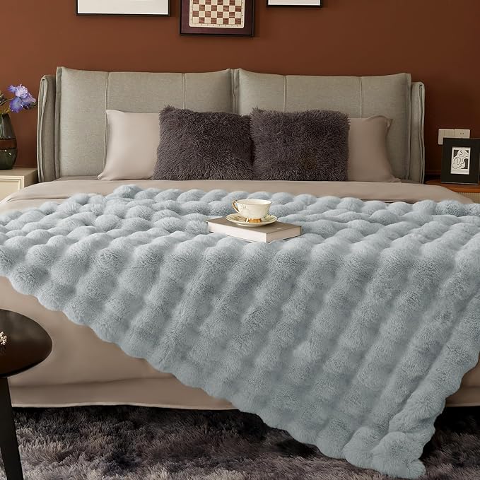 Luxury 1000GSM Faux Rabbit Fur Throw Blanket, Super Heavy Warm Cozy Grey - Image 7