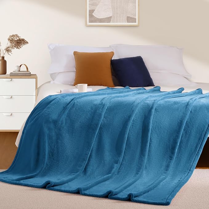 BEAUTEX Fleece Throw Blanket for Couch Sofa or Bed Throw Size, Soft Fuzzy Plush Blanket, Luxury Flannel Lap Blanket, Super Cozy and Comfy for All Seasons (Teal Blue, 50" x 60")