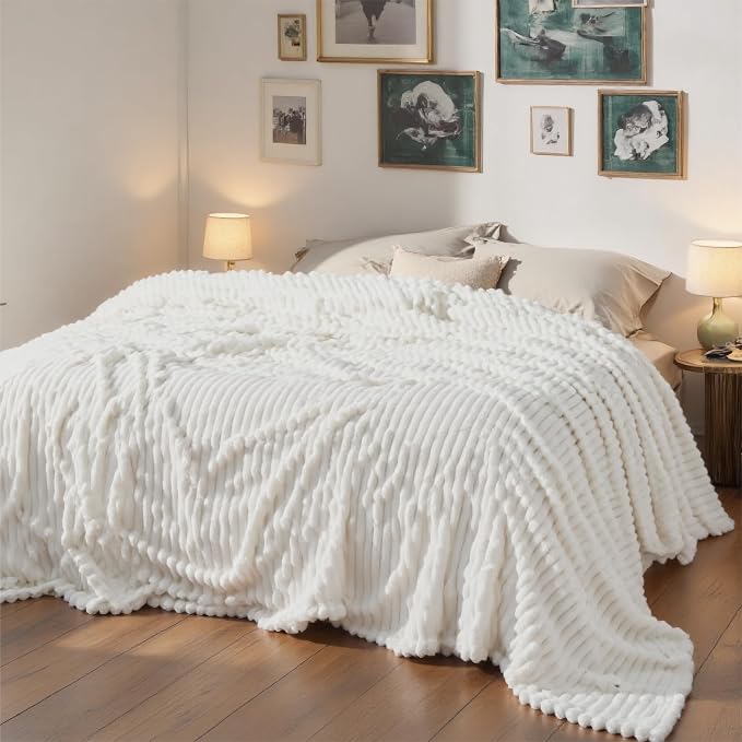 Bedsure Extra Soft Large Fleece Blanket - Image 8