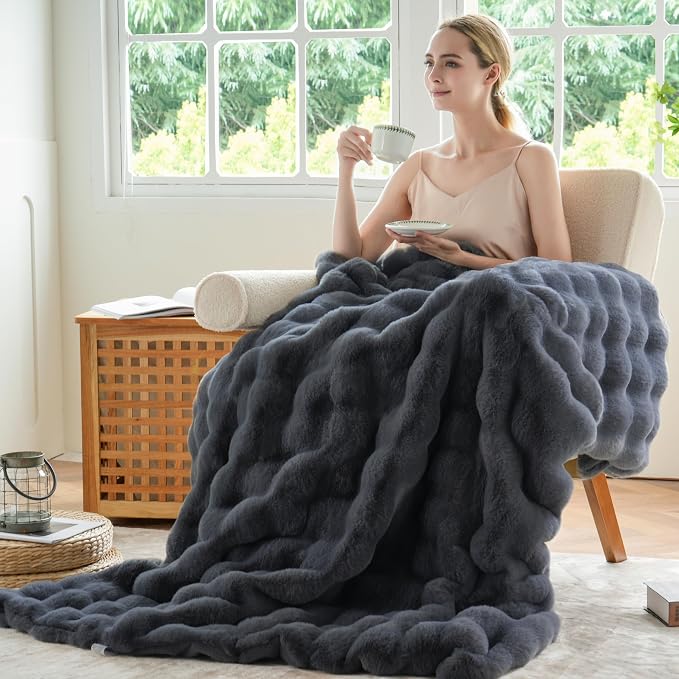 BENVWE Faux Fur Throw Blanket for Couch Bed - Image 7