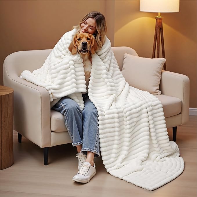 Bedsure Soft Cozy Cal King Size Blanket - Image 9