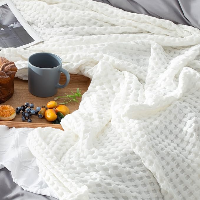 Bedsure Cooling Cotton Waffle Queen Size Blanket - Lightweight Breathable Blanket of Rayon Derived from Bamboo for Hot Sleepers, Luxury Throws for Bed, Couch and Sofa, Dark Green, 90x90 Inches