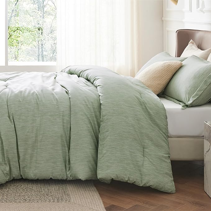 Bedsure Queen Comforter Set - Celadon Green Soft Bedding for All Seasons, Cationic Dyed Bed Set, 3 Pieces, 1 Queen Size Comforter (90"x90") and 2 Pillow Shams (20"x26"+2")