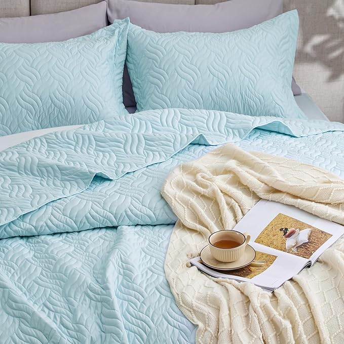 Love's cabin Twin Quilt Set Light Blue Bedspreads - Soft Bed Summer Lightweight Bedspread Comforter - Modern Style Wave Pattern Coverlet for All Season - 2 Pieces (1 Quilt, 1 Pillow Sham)