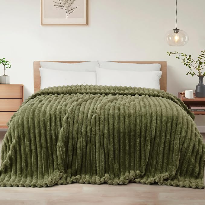 Exclusivo Mezcla Striped California King Size Fleece Blanket by ExclusivoMezcla