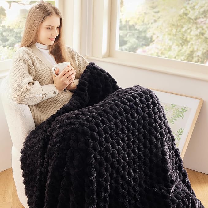 NEWCOSPLAY Fleece Clouds Cozy King Blanket - Image 8