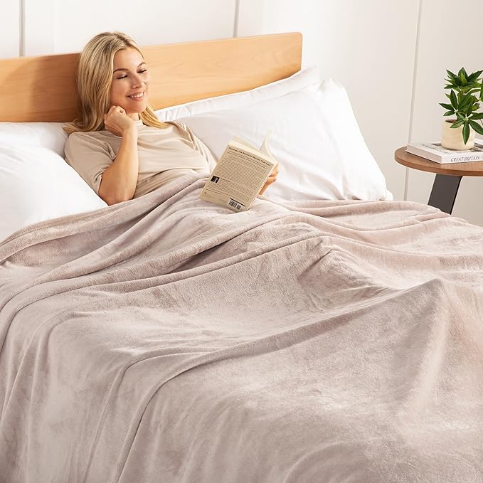 Exclusivo Mezcla Fleece Blanket King Size for Bed, Super Soft and Warm, All Season Use, Cozy, Plush, Lightweight, 120x120 Inches, Camel