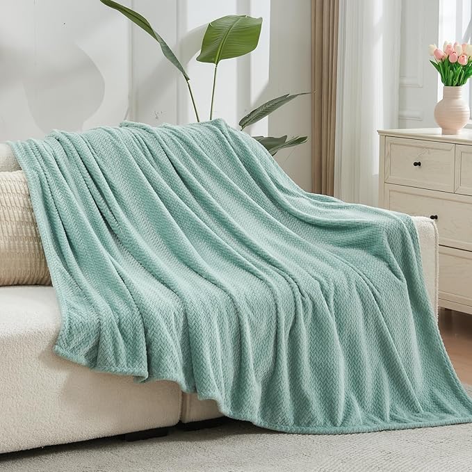 NEWCOSPLAY Super Soft King Blanket New Sage Green Premium Silky Flannel Fleece Leaves Pattern Lightweight Bed Blanket All Season Use (New Sage Green, King(90"x110"))